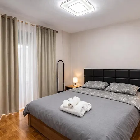 Theos Beachside Escape Апартаменты *
